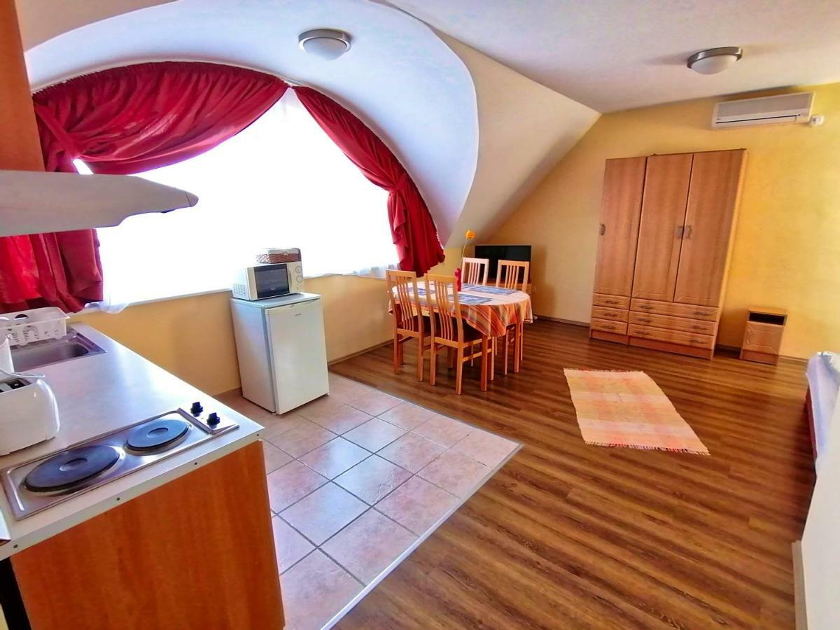 Villa Aida Apartman Hajduszoboszlo Exterior foto