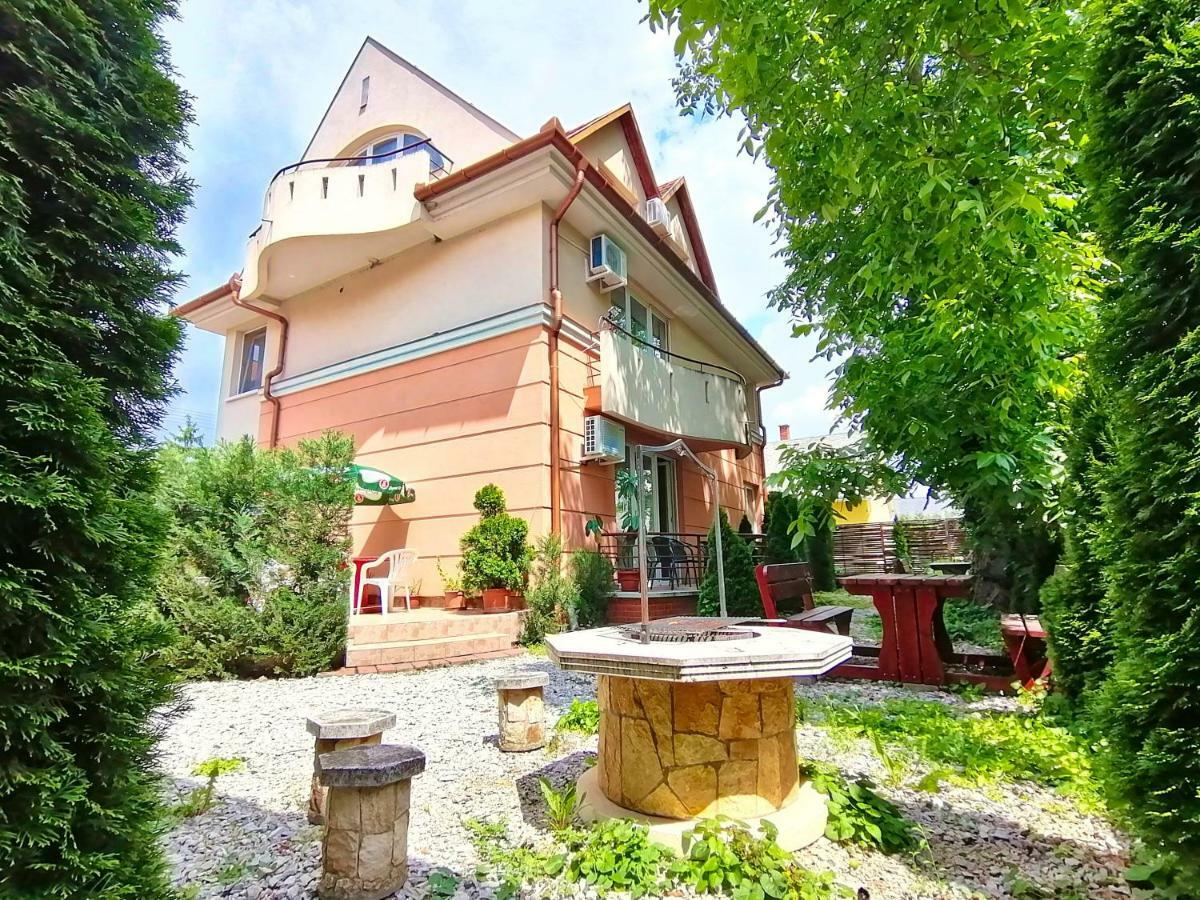 Villa Aida Apartman Hajduszoboszlo Exterior foto