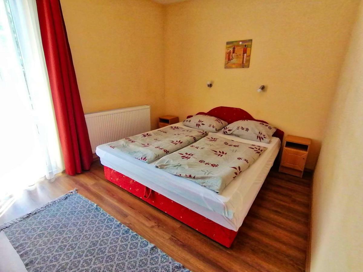 Villa Aida Apartman Hajduszoboszlo Exterior foto