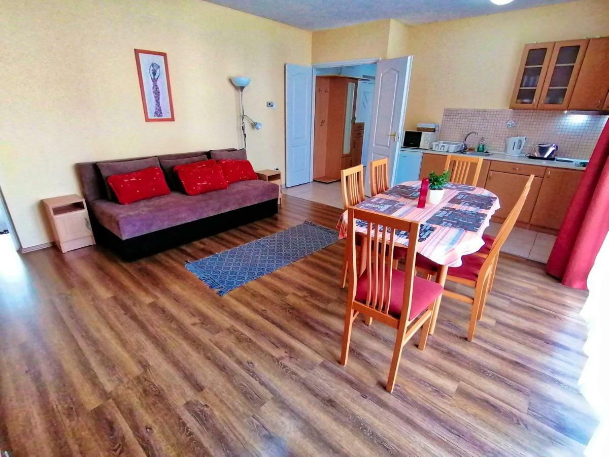 Villa Aida Apartman Hajduszoboszlo Exterior foto