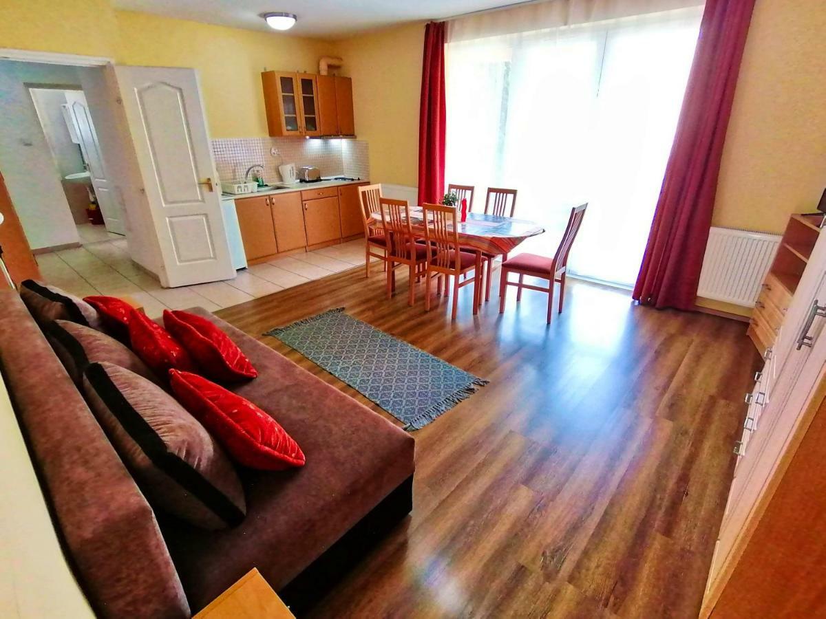 Villa Aida Apartman Hajduszoboszlo Exterior foto