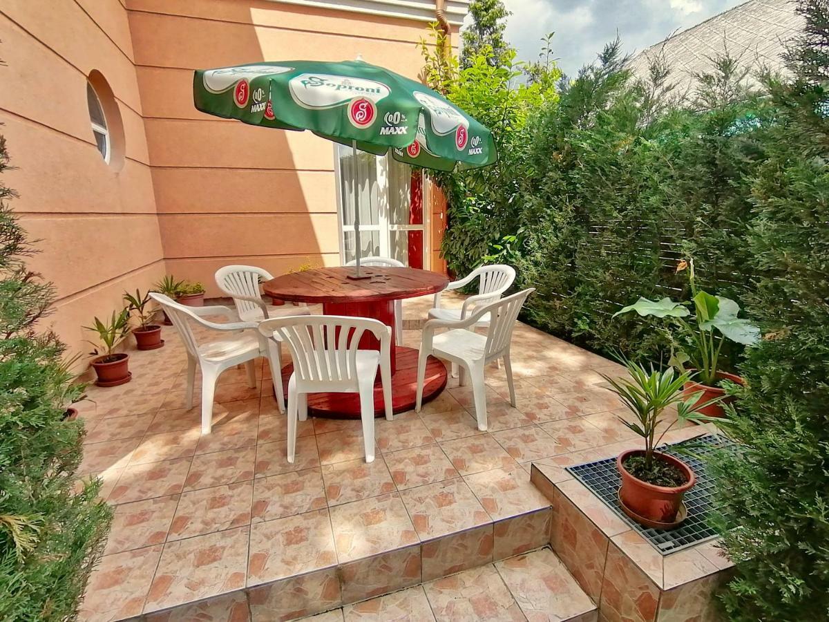Villa Aida Apartman Hajduszoboszlo Exterior foto
